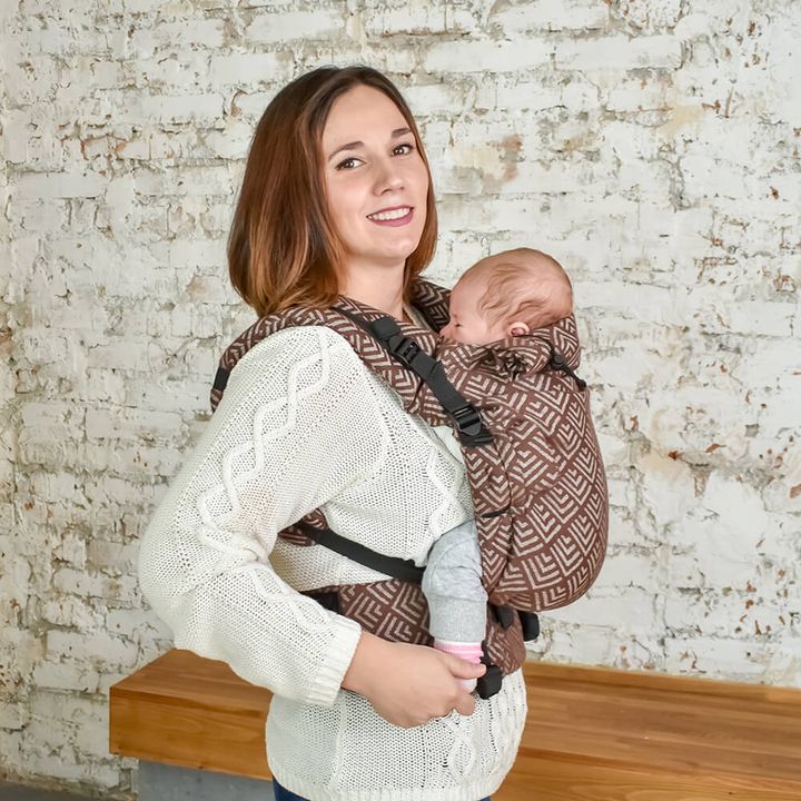 Купить Эрго рюкзак Adapt шоколадный Geometry (0-48 мес) для новорожденных