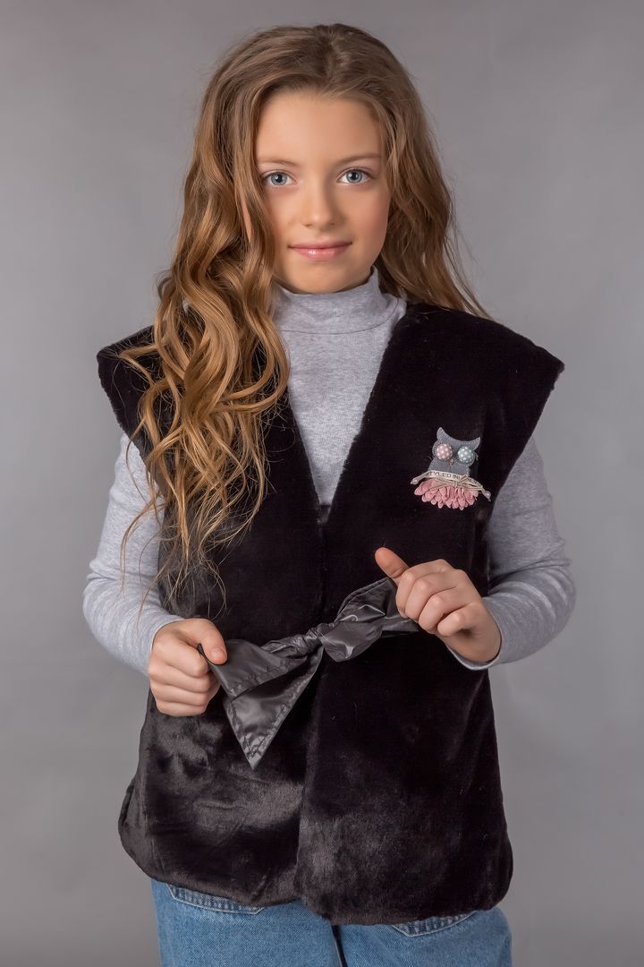 Buy Vest for girls, eco-fur, black, 140-146, G-010, Fiona